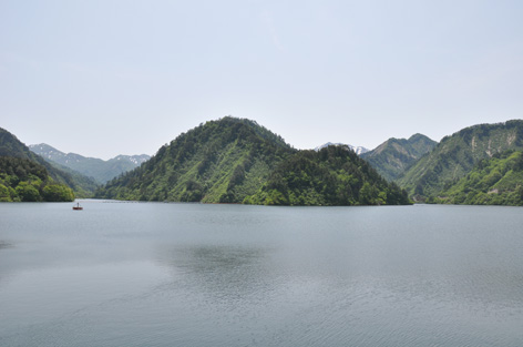 大石ダム湖